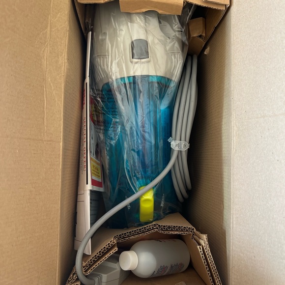 Dirt Devil Spot Scrubber Blue Model SE2800 - Picture 3 of 4